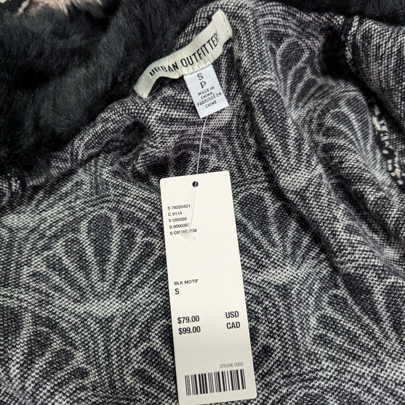 NWT Urban Outfitters Hallie Faux Fur Trim Jacquard Cropped cardigan Small - Picture 6 of 7